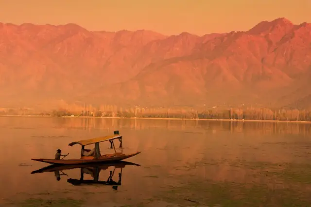 Delightful Kashmir Packages | 4 Days Srinagar Special | 3 Nights 4 Days