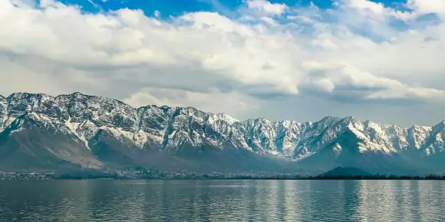 Towering 6 Days Kolahoi Glacier Kashmir Tour Package | Grand