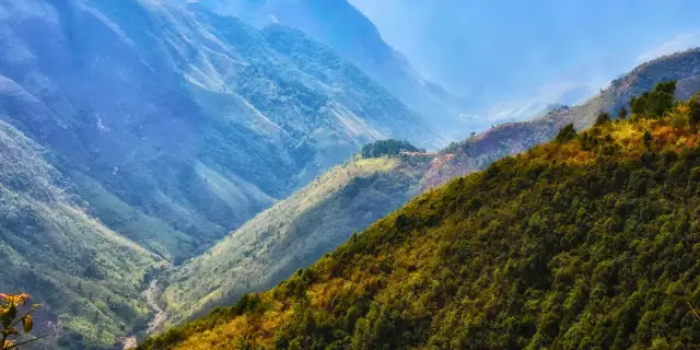 Spectacular 5 Days Meghalaya Monsoon Tour Package | Lush